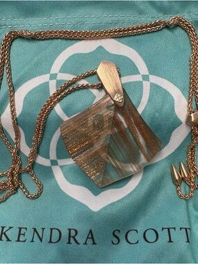 Kendra Scott AISLIN Rose Gold Dusted Glass Pendant on Necklace
